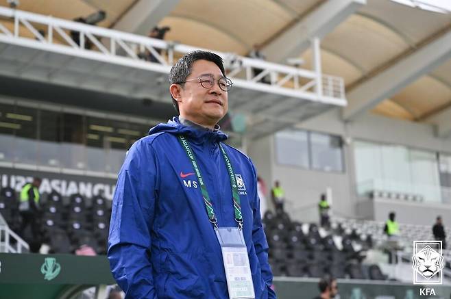 ▲ 이민성 감독을 유임하겠다는 입장을 밝혔다. 이에 따라 이민성 감독 체제로 다가오는 2026 아이치·나고야 아시안게임을 준비하겠다는 계획이다. ⓒ대한축구협회
