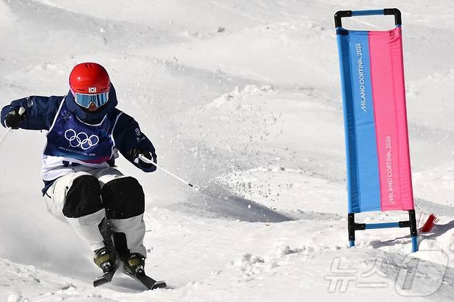 프리스타일 스키 듀얼 모굴의 정대윤(서울시스키협회) ⓒ AFP=뉴스1