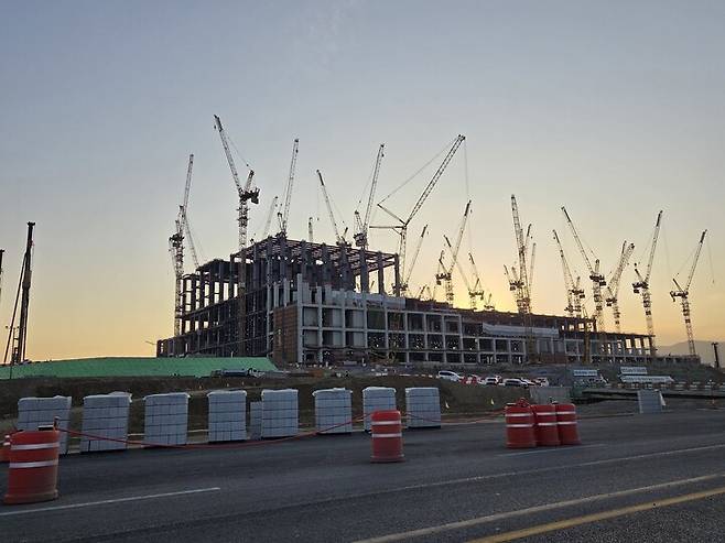 에스케이(SK)하이닉스가 600조원을 투자하는 415만㎡ 규모의 경기도 용인시 처인구 원삼면 ‘용인 반도체클러스터 일반산업단지’ 공사 현장. 한겨레 이정하 기자