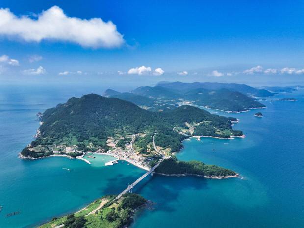 여수세계섬박람회 부행사장으로 조성되는 금오도 전경. 〈여수세계섬박람회조직위원회 제공>