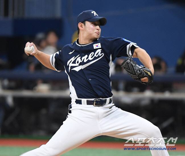 9일 서울 고척스카이돔에서 열린 한국과 체코의 야구대표팀 평가전. 9회말 등판한 김영우가 투구하고 있다. 고척=정재근 기자 cjg@sportschosun.com/2025.11.9/