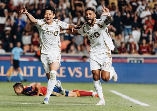LA FC 손흥민과 부앙가가 합작골을 만든 후 기뻐하고 있다. /LA FC 홈페이지