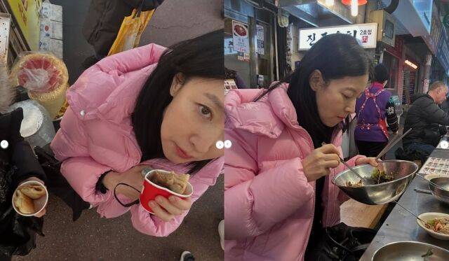 배우 이영애가 광장시장의 명물인 손칼국수와 양푼 비빔밥을 복스럽게 먹는가 하면, 종이컵에 담긴 호떡을 손에 들고 길거리 음식을 즐기는 모습이 눈길을 끌었다./이영애 소셜미디어