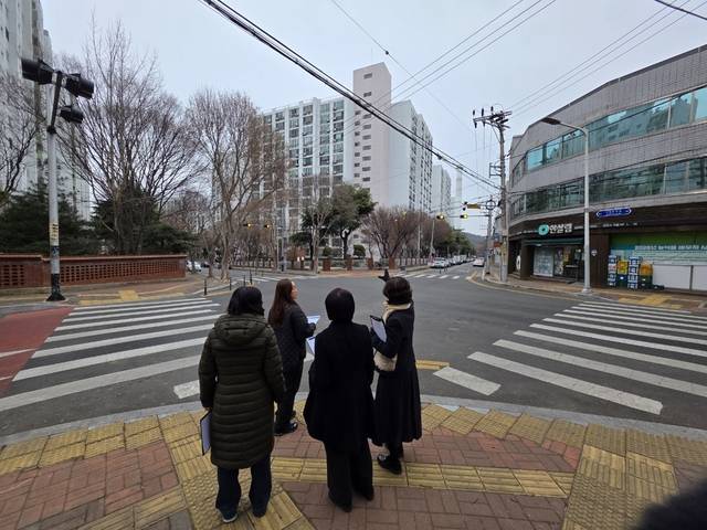 대구동부교육지원청은 오는 24일까지 범어초를 비롯 8개 초교를 대상으로 학생 통학환경 합동 점검을 실시한다. 대구동부교육지원청 제공