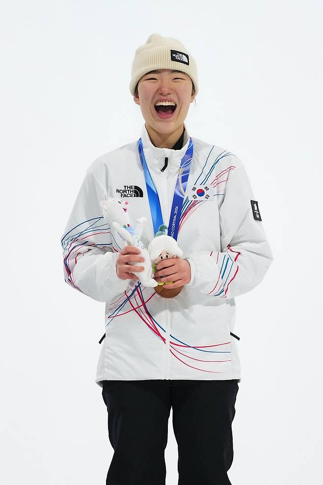 한국 스노보느드는 2026밀라노·코르티나담페초올림픽에서 최가온(금메달), 김상겸(은메달), 유승은(동메달)이 총 3개의 메달을 가져오며 경쟁력을 입증했다. 여자 빅에어 동메달리스트 유승은. 리비뇨ㅣAP뉴시스