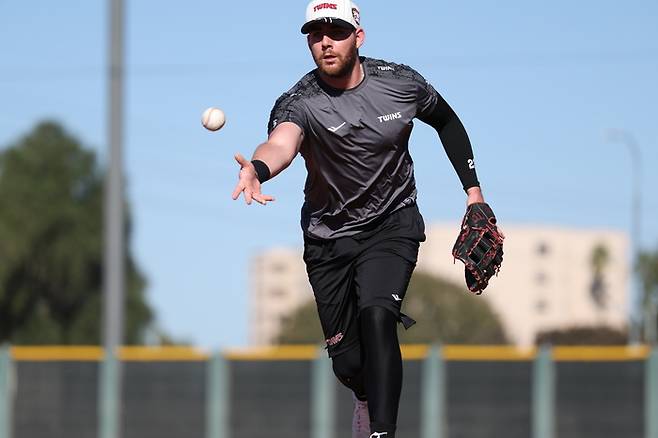 LG 오스틴 딘이 미국 애리조나 스프링캠프서 훈련에 임하고 있다. 사진 | LG 트윈스