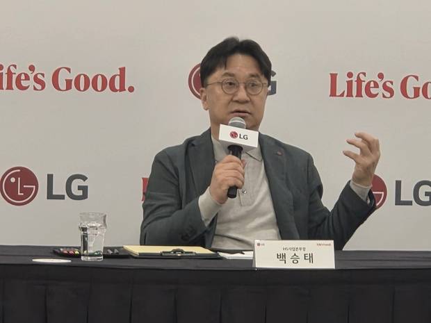 백승태 LG전자 HS사업본부장 부사장이 지난 17일(현지 시간) 미국 플로리다주 올랜도의 오렌지카운티 컨벤션센터에서 열린 특파원 간담회에서 북미 지역 주방가전 B2B 사업에 대해 설명하고 있다. 올랜도=윤경환 특파원