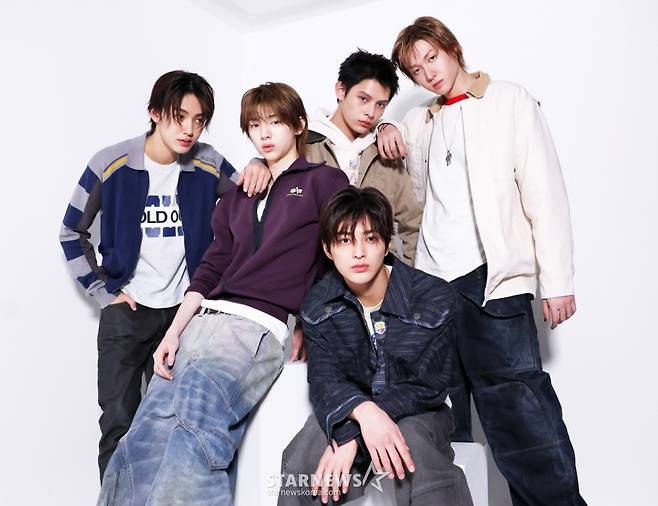 코르티스(왼쪽부터 성현, 주훈, 제임스, 건호, 마틴) /사진=김휘선 기자 hwijpg@