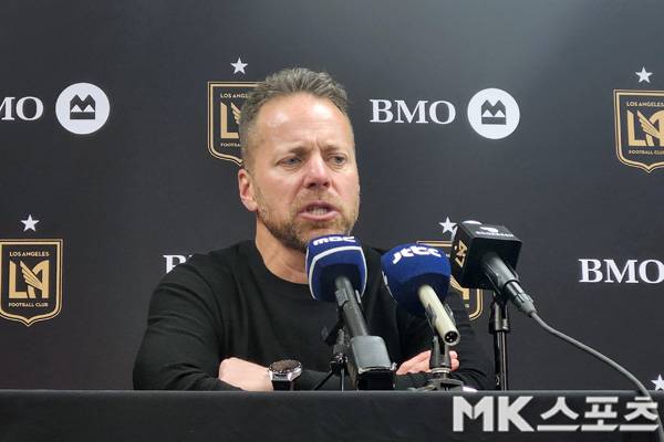 도스 산토스 LAFC 감독이 경기 후 인터뷰를 갖고 있다. 사진(美 로스앤젤레스)= 김재호 특파원