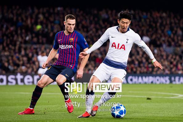 ▲ 손흥민과 리오넬 메시가 혈전을 벌인 가운데, 손흥민이 웃으며 개막전 승리를 챙겼다. LAFC가 22일 오전 11시 30분 미국 캘리포니아주 로스앤젤레스에 위치한 LA 메모리얼 콜리세움에서 열린 2026시즌 메이저리그사커(MLS) 개막전에서 인터 마이애미를 3-0으로 제압했다. ⓒ게티이미지