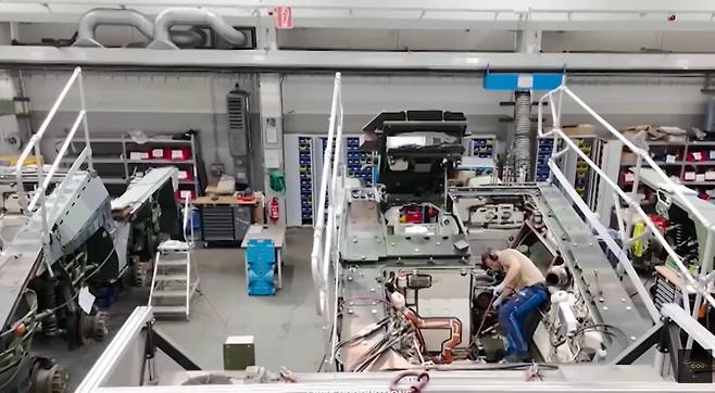 독일 뮌헨에 있는 KNDS 공장에서 생산 중인 레오파르트2 / KNDS 제공