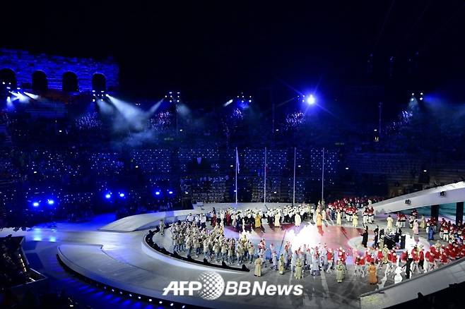 23일(한국 시각) 제25회 밀라노·코르티나담페초 동계 올림픽 폐막식이 열린 이탈리아 베로나 아레나의 모습. /AFPBBNews=뉴스1