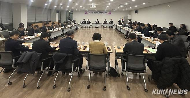 도는 24일 충남보훈관에서 ‘2026년 도·시군 환경부서장 회의’를 개최했다.