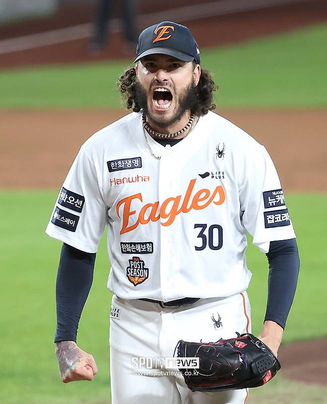 ▲ 경력의 내리막에 있었던 폰세는 지난해 한화에서 대활약하며 메이저리그 복귀라는 감동의 순간을 만들어냈다 ⓒ곽혜미 기자