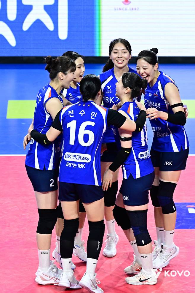 부상 악재를 딛고 승리를 이룬 IBK기업은행. 사진=KOVO