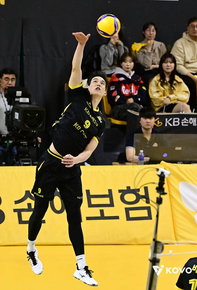 서브하는 임성진. 제공 | 한국배구연맹