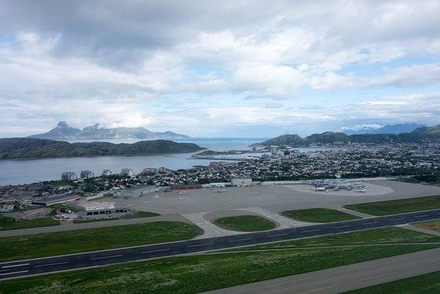 보되 공항. 위키피디아 공용