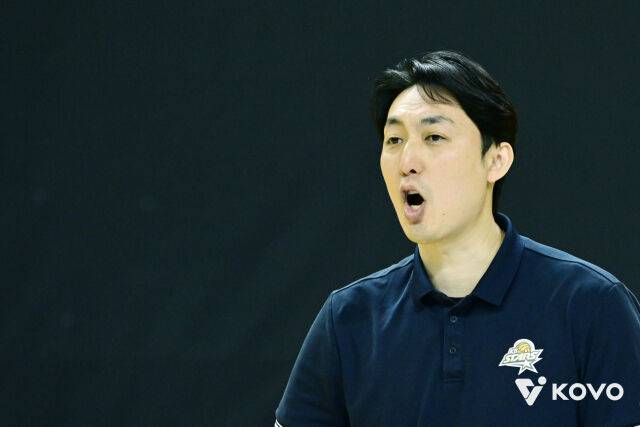 KB손해보험 하현용 감독 대행/KOVO