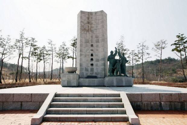 1983년 11월 29일 영해 장날에 3·1독립운동에 참가한 애국선열의 독립정신을 기리기 위해 세운 '영해 3·1의거 탑' 영덕군 제공