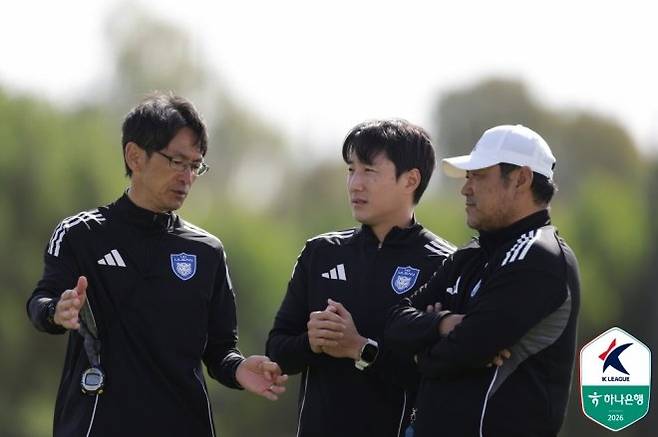 울산 HD 김현석 감독(사진 맨 오른쪽). 사진=한국프로축구연맹