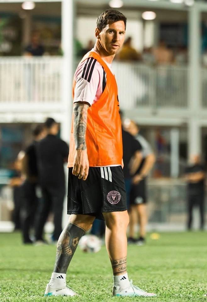 ▲ 손흥민에게 판정패 한 메시는 슈팅 4회와 기회 창출 3회를 기록했지만 유효 슈팅은 없었고 볼 경합 성공률도 50%(5/10)에 그쳤다. 평점은 6.6으로 평소 메시와는 거리가 있는 경기였다. ⓒ 인터 마이애미