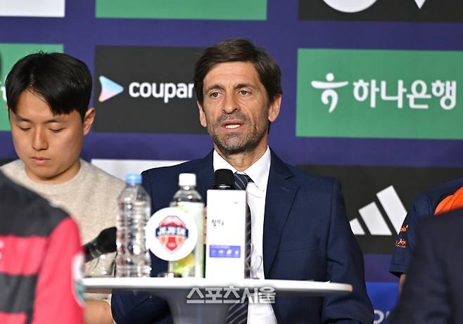 제주 SK 세르지우 코스타 감독이 25일 서울 홍은동 스위스 그랜드 호텔에서 열린 K리그 2026 개막 미디어데이에서 출사표를 밝히고 있다. 2026. 2. 25. 최승섭기자 thunder@sportsseoul.com