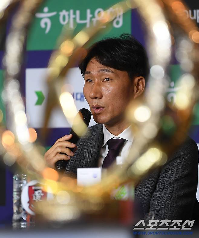 하나은행 K리그1 2026 개막 미디어데이가 25일 오전 서울 홍은동 스위스그랜드호텔 컨벤션센터에서 열렸다. 부천 이영민 감독이 시즌 목표를 말하고 있다. 정재근 기자 cjg@sportschosun.com/2026.2.25/