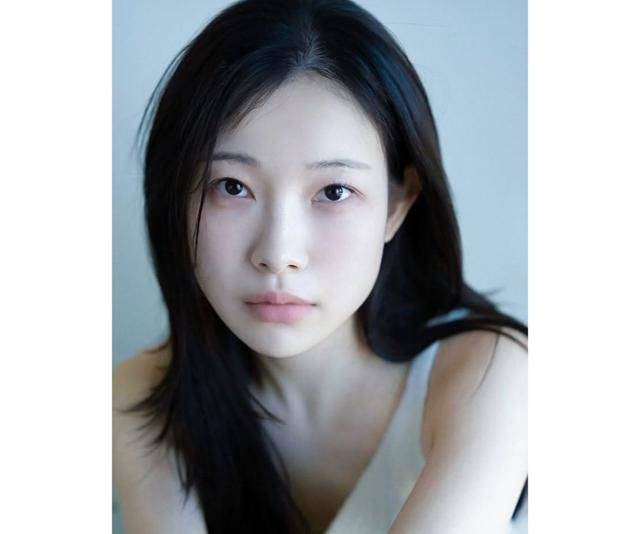 'SNL 코리아'로 라이징 스타덤에 오른 배우 김아영이 FA시장에 나왔다. 김아영 SNS