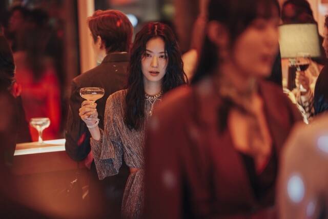 넷플릭스 '레이디 두아'에서 이이담은 사라킴의 자리를 뺏고자 하는 김미정으로 분했다. /넷플릭스