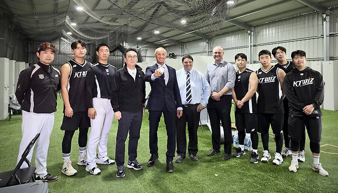 ▲ 두산, 한화, KT가 1차 전지훈련지로 삼은 호주는 한국 프로 팀의 유치가 호주 야구의 발전은 물론 양국 교류 협력 확대의 마중물이 될 것으로 잔뜩 기대 중이다ⓒKT 위즈