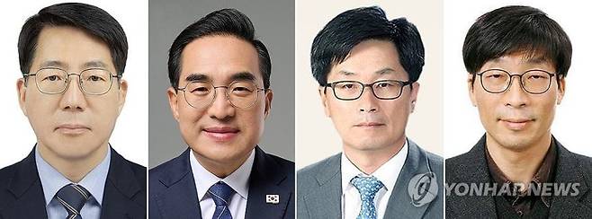 청와대는 2일 이재명 대통령이 해양수산부 장관 후보자에 황종우 한국해사협력센터 국제협력위원장을, 기획예산처 장관 후보자에 박홍근 의원을 지명했다고 밝혔다. 또한 국민권익위원장에는 정일연 변호사, 진실·화해를위한과거사정리위원회 위원장에는 송상교 전 사무처장을 임명했다고 밝혔다.