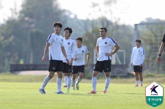 훈련 중인 FC 안양 선수들. 사진=한국프로축구연맹