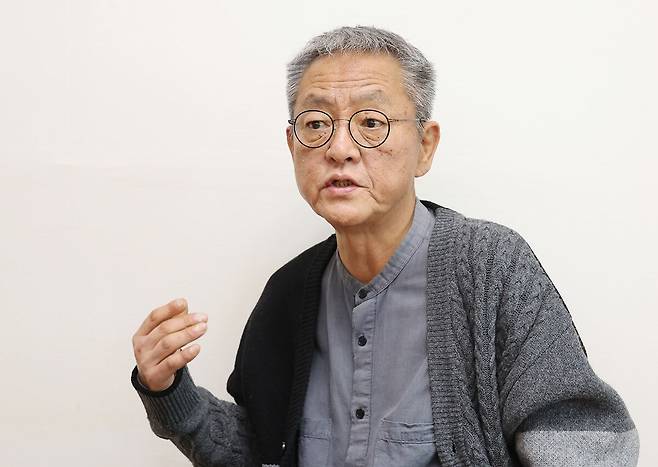 중증 발달장애인 아들을 둔 전경철씨가 27일 세계일보와의 인터뷰에서 아들 제원씨의 거주시설 입소 긴급성에 대해 설명하고 있다. 전씨는 지난해 4월 간암 말기 판정을 받고 4개월 시한부 선고를 받았지만 기적적으로 버티며 아들의 거주시설을 찾고 있다. 이제원 선임기자