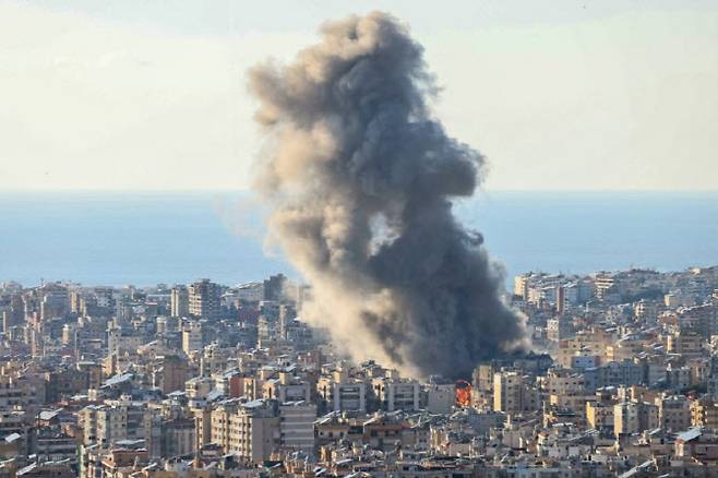 2일(현지시간) 이스라엘의 베이루트 남부 교외 공습 이후 연기가 피어오르고 있다. (사진=AFP)