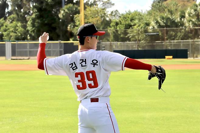 SSG 김건우는 2026시즌 팀의 2선발을 맡을 전망이다. 그는 스프링캠프서 인상적인 투구로 코치진에 눈도장을 찍고 있다. 사진제공|SSG 랜더스