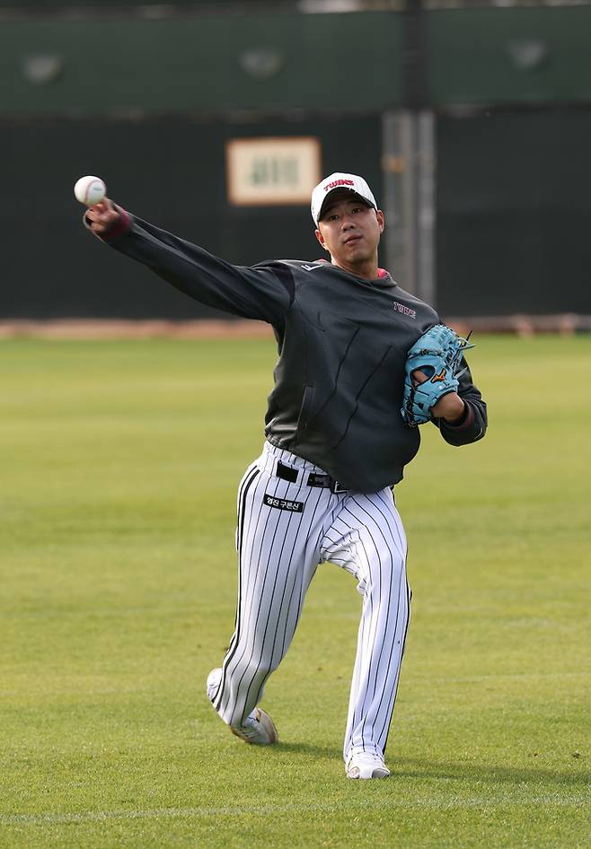 LG 정우영이 미국 애리조나 스프링캠프에서 훈련에 임하고 있다. 사진 | LG 트윈스