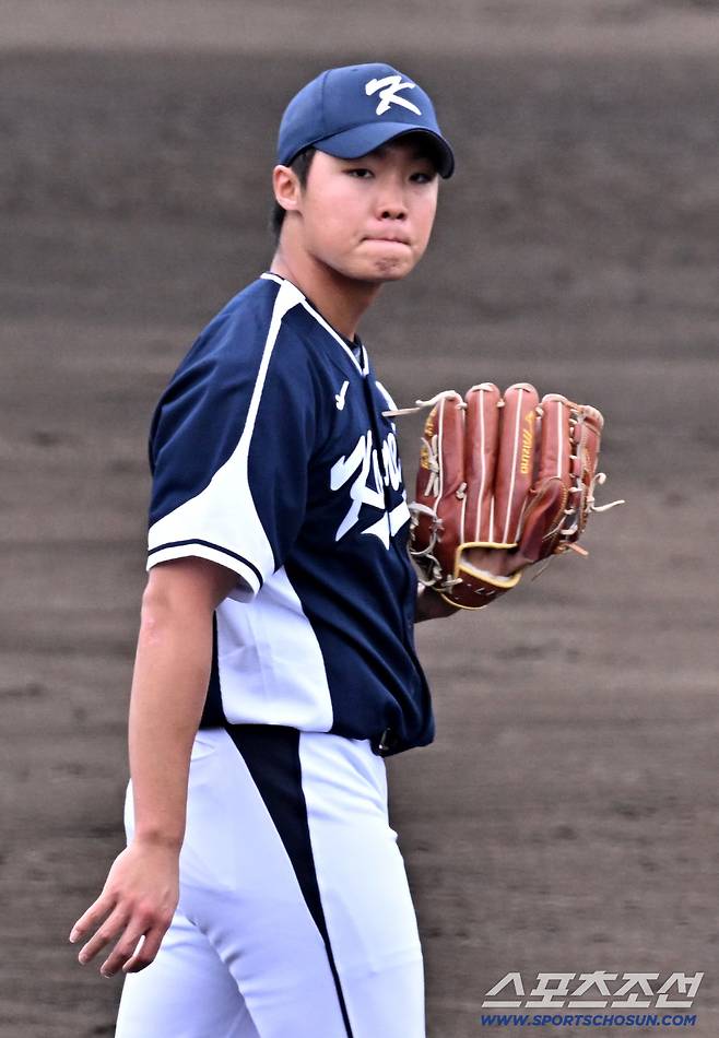 20일 일본 오키나와 온나손 아카마 구장에서 열린 대한민국 야구 대표팀과 삼성 라이온즈의 평가전, 정우주가 숨을 고르고 있다. 오키나와(일본)=박재만 기자 pjm@sportschosun.com./2026.02.20/