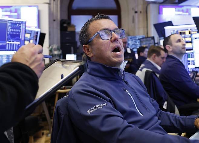 마이크론 주가가 4일(현지시간) 8% 넘게 급등하는 등 이란 전쟁 충격으로 급락했던 종목들을 중심으로 뉴욕 증시가 반등했다. UPI 연합