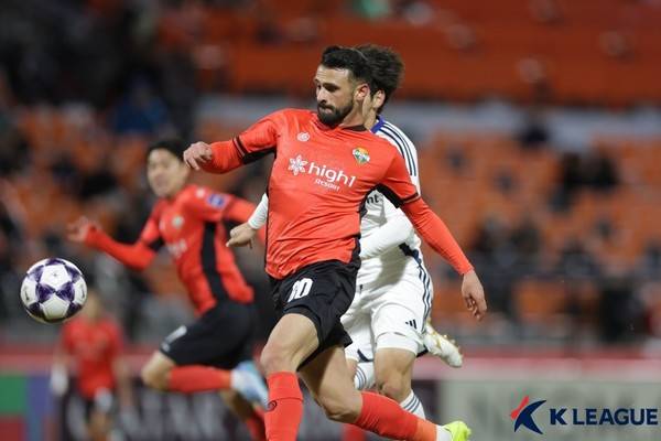 아부달라(강원FC). 한국프로축구연맹 제공