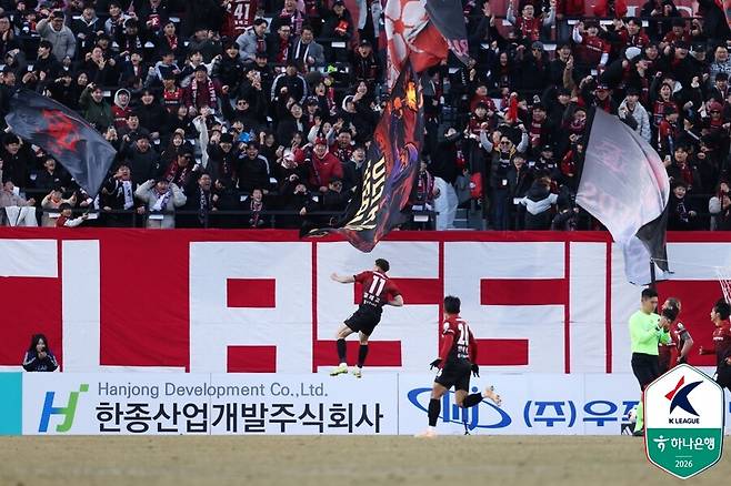 ▲ 7일 부천종합운동장에서 부천FC1995와 대전하나시티즌의 하나은행 K리그1 2026 2라운드가 열렸다. 후반 26분 갈레고의 선제골로 부천이 승리 가능성을 높였으나 후반 51분 서진수의 동점골로 1-1 무승부로 끝났다. ⓒ 한국프로축구연맹
