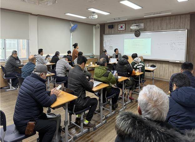 전생애 AI교육-고령층 대상 평생교육.