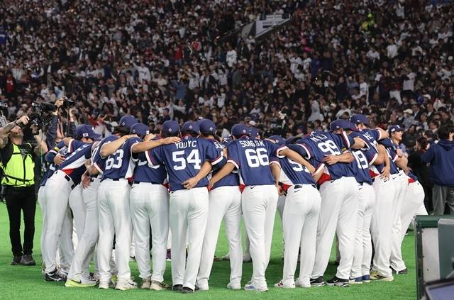 7일 일본 도쿄돔에서 열린 2026 월드베이스볼클래식(WBC) 조별리그 C조 2차전 대한민국과 일본의 경기에 앞서 한국 대표팀이 의지를 다지고 있다. 사진=연합뉴스