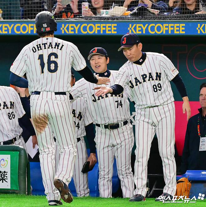 류지현 감독이 이끄는 한국 야구대표팀은 7일 일본 도쿄의 도쿄돔에서 열린 2026 월드베이스볼클래식(WBC) 조별리그 C조 일본과의 2차전에서 6-8로 졌다. 이날 오타니 쇼헤이(LA다저스)는 1번 타자로 나와 2타수 2안타 1홈런 1타점을 비롯해 4타석 모두 출루하면서 한일전 승리의 일등공신이 됐다. 경기 후 오타니는 한국 대표팀에 대해 존경을 표하며 일본만큼이나 정교하고 멋진 팀이라고 평가하면서 눈길을 끌었다. 도쿄, 김한준 기자