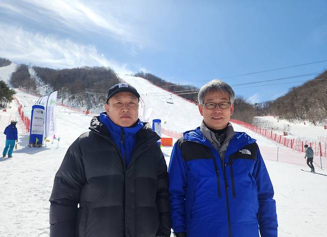 조좌진 대한산악연맹 회장(좌)-김덕진 대한산악스키협회장(우), 3월 8일 모나용평 스키장