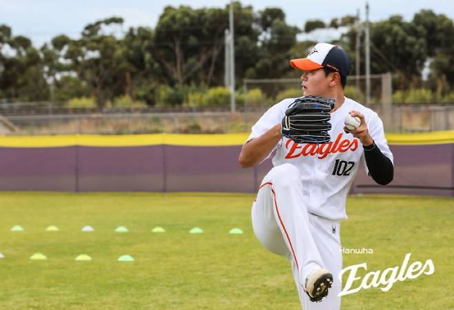 호주 멜버른 캠프에서 훈련을 하고 있는 한서구. 사진제공=한화 이글스