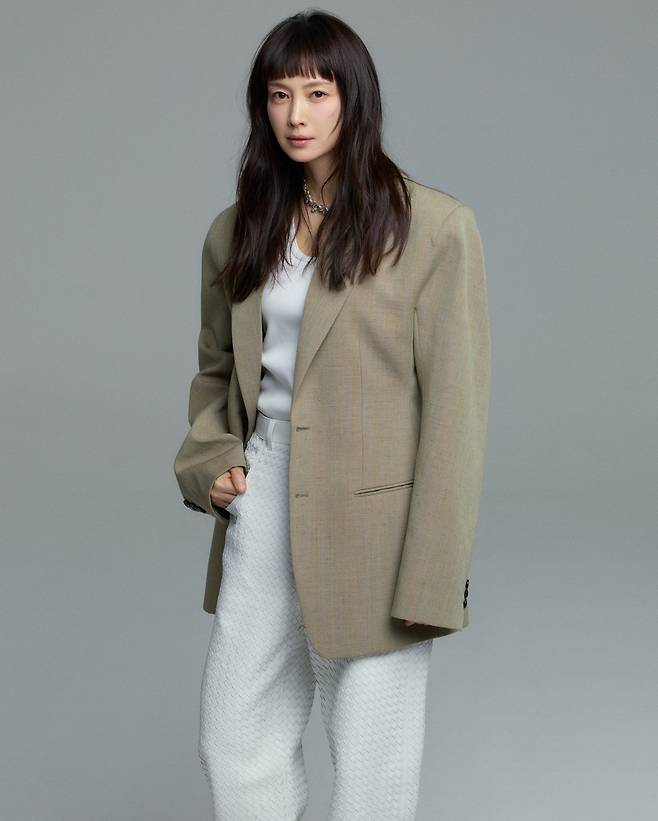 이나영. 이든나인 제공