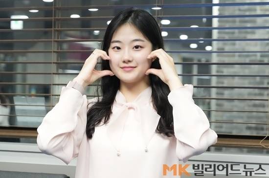 허채원은 지난해 말 전국대회 첫 장상에 오른 이후, 지난 3월 양구서 ‘국토정중앙배’와 ‘아시아캐롬선수권’까지 우승컵을 두 개 더 들어올리며 여자3쿠션 대세로 발돋움했다.