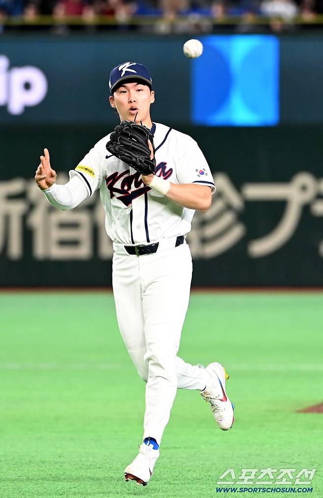 5일 일본 도쿄돔에서 열린 WBC(월드베이스볼클래식) 한국과 체코의 경기. 1회초 1사 1루 2루수 김혜성이 바브라의 타구를 병살로 이어가고 있다. 도쿄(일본)=허상욱 기자wook@sportschosun.com/2026.03.05/