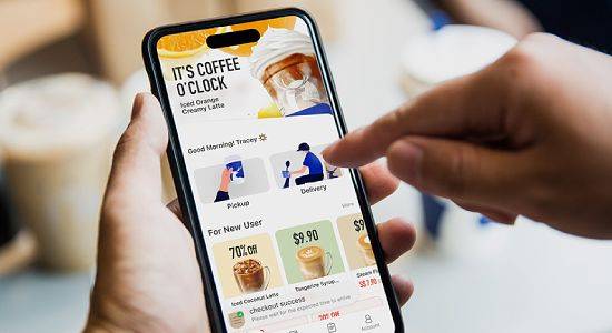 2017년 중국 베이징에서 설립된 루이싱 커피의 주문은 100% 앱으로 이뤄진다. 사진 루이싱 커피 홈페이지