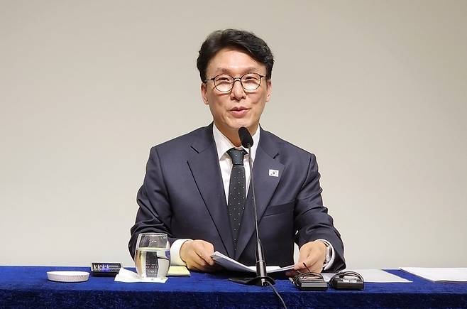 한국 특파원단과 간담회하는 김민석 국무총리 (워싱턴=연합뉴스) 박성민 특파원 = 김민석 국무총리가 13일(현지시간) 미국 워싱턴DC 한국문화원에서 한국 특파원단과 간담회를 하고 있다. 2026.3.13. min22@yna.co.kr